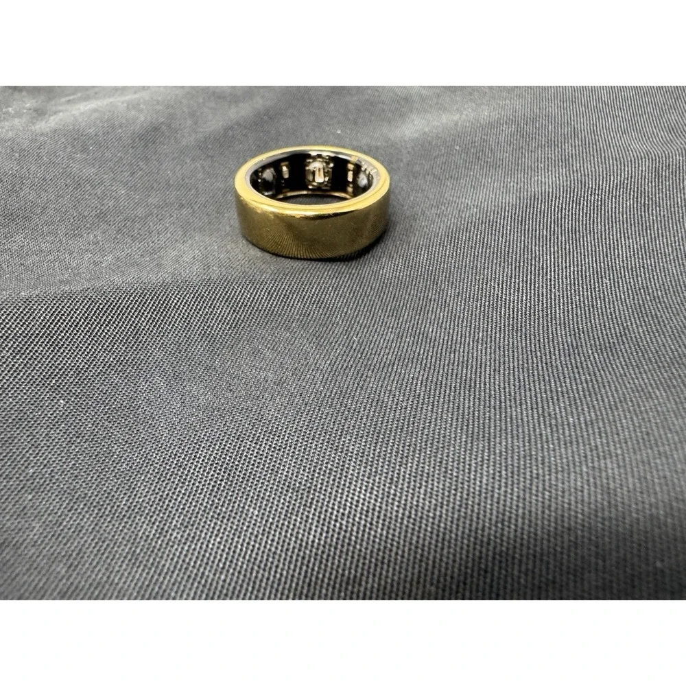 Oura Ring Gen3 Horizon Size 8- Gold JZ90-51383-08
